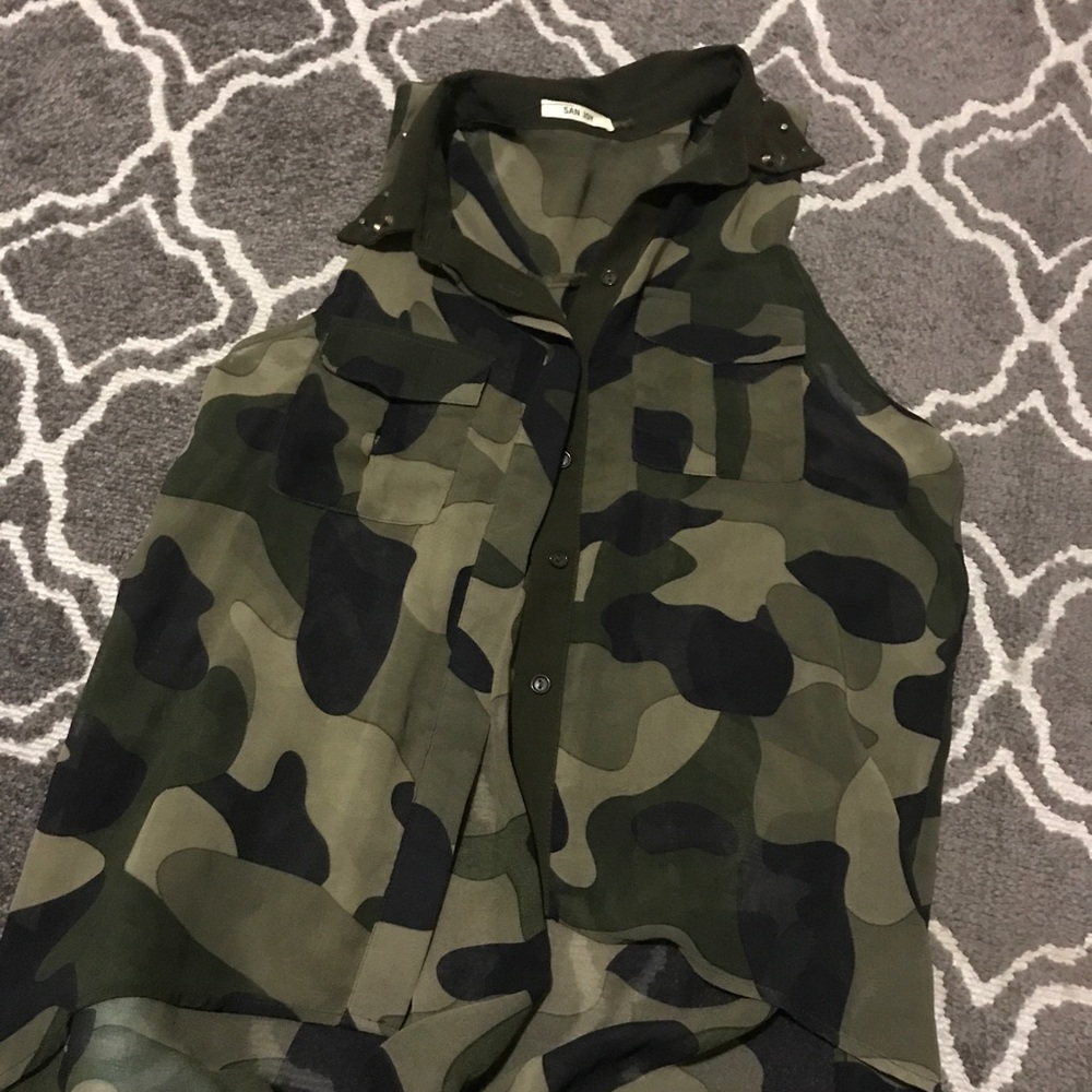 Camo short sleeve shirt